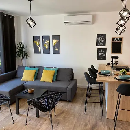 Mare Rab Apartament *