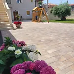 Apartment Mare Rab Palit